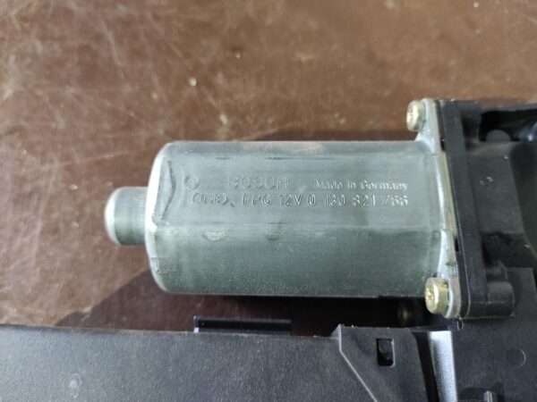 Motor elevalunas trasero derecho Audi A4 (B6 8E) 1.9 TDI (130 cv) - Imagen 2
