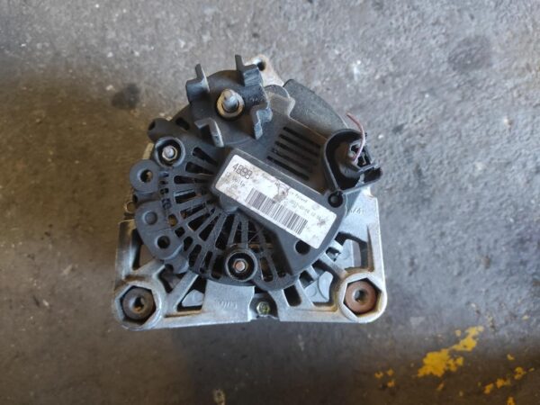 Alternador Renault Scenic II 1.9 Dci (131 cv) - Imagen 3