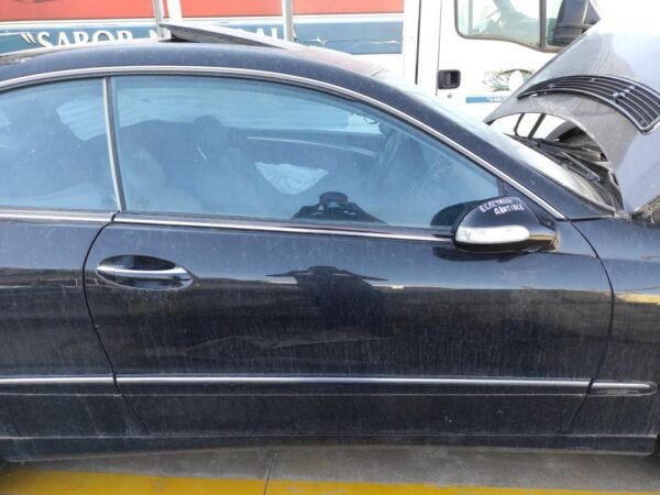Puerta delantera derecha Mercedes Benz CLK (C 209) CLK 270 CDI (170 cv)