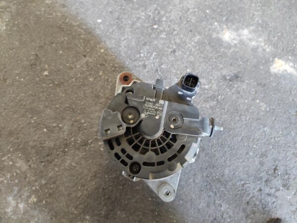 Alternador Toyota Yaris II 1.4 D-4D (90 cv) - Imagen 3