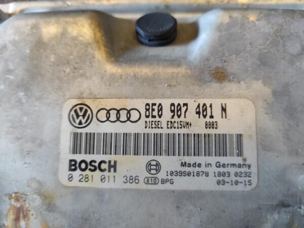 Centralita motor uce Audi A4 Avant (B6 8E) 2.5 TDI V6 (180 cv) quattro - Imagen 2