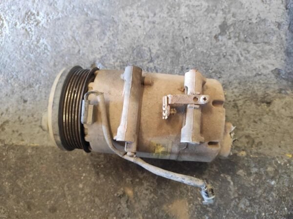 Compresor aire acondicionado Ford Focus II Hatchback 1.8 TDCi (116 cv)