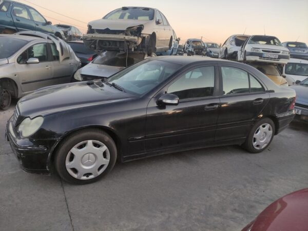 Despiece Mercedes Benz Clase C (W203) C 220 CDI (203.008) (150 cv) 2004 - Imagen 2