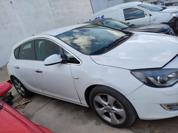 Despiece Opel Astra J 1.7 CDTI (125 cv) 2011 - Imagen 2