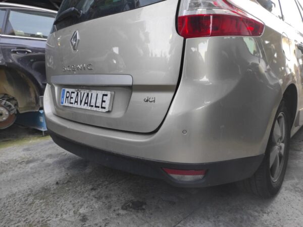 Paragolpe trasero Renault Grand Scenic III 1.9dCi (130cv) - Imagen 2