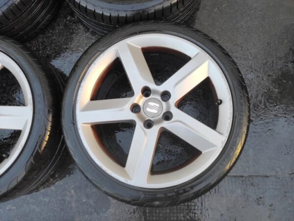 Llantas de 18 pulgadas Seat Exeo ST, 8.0Jx18H2 ET42, con neumáticos 225/40R18, 2 Pirelli 2020 y 2 Triangle 2023. - Imagen 5