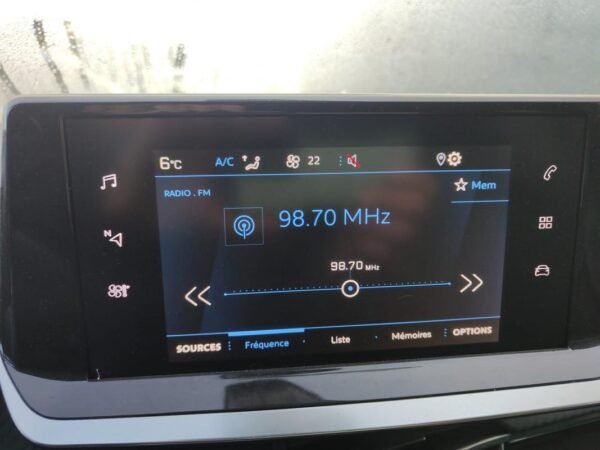 Pantalla multifunción Peugeot 2008 II (UD_, US_, UY_, UK_) 1.2 PureTech 100 (101 cv) - Imagen 4