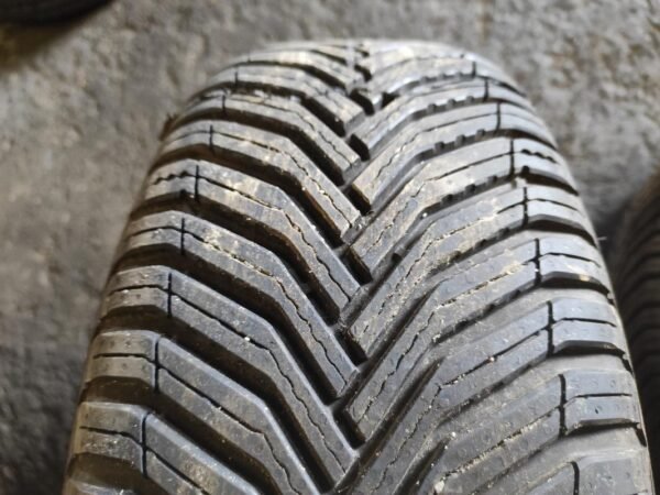 Juego de Neumáticos Michelin 205/55R16, año 2024. - Imagen 4