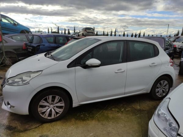 Despiece Peugeot 208 1.2 VTi (82 cv) 2013 - Imagen 3